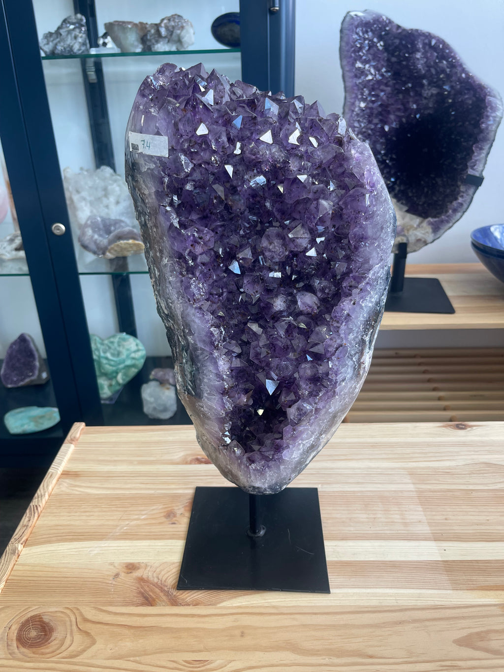 Amethystdruse auf Metallständer