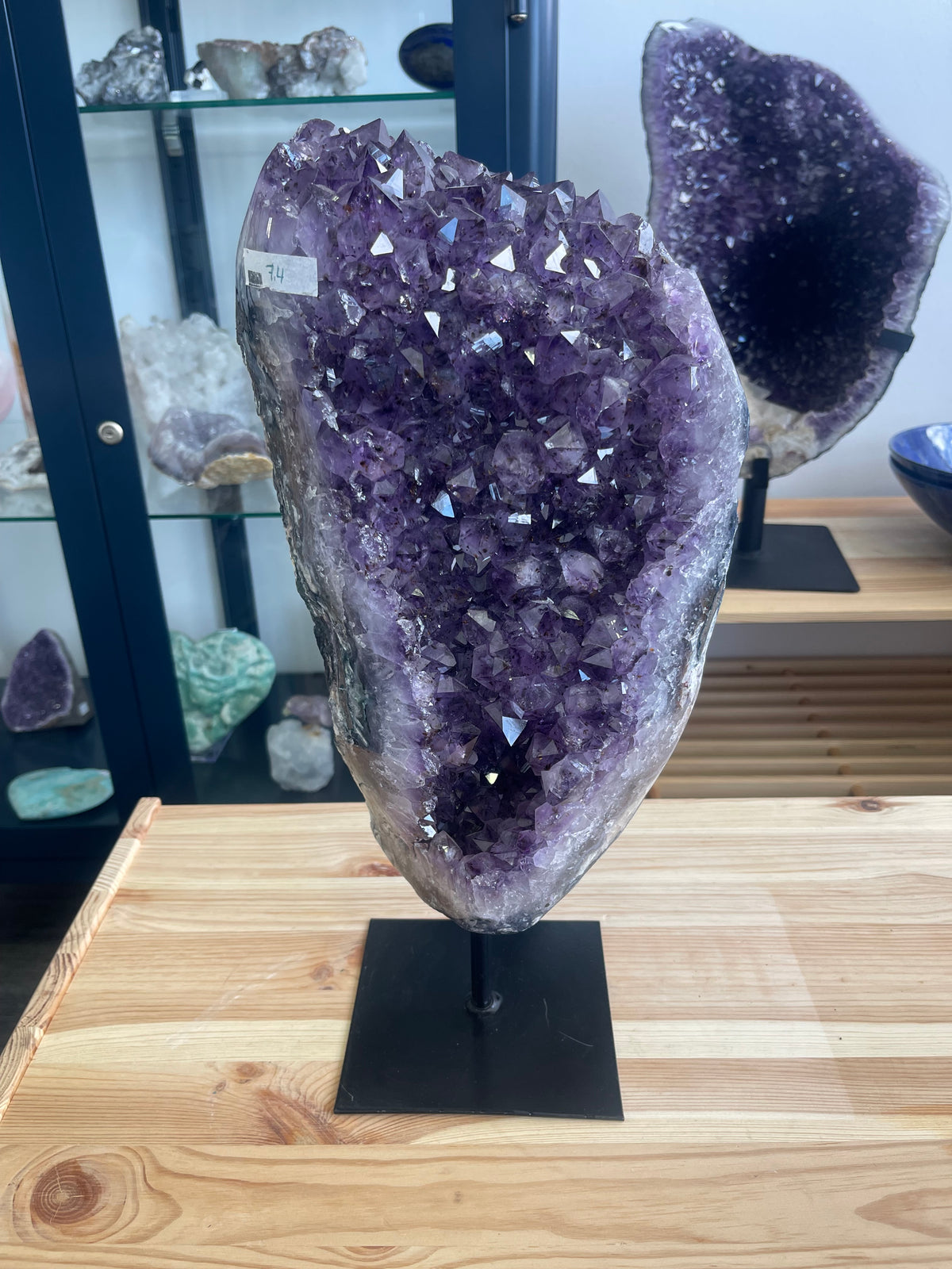 Amethystdruse auf Metallständer